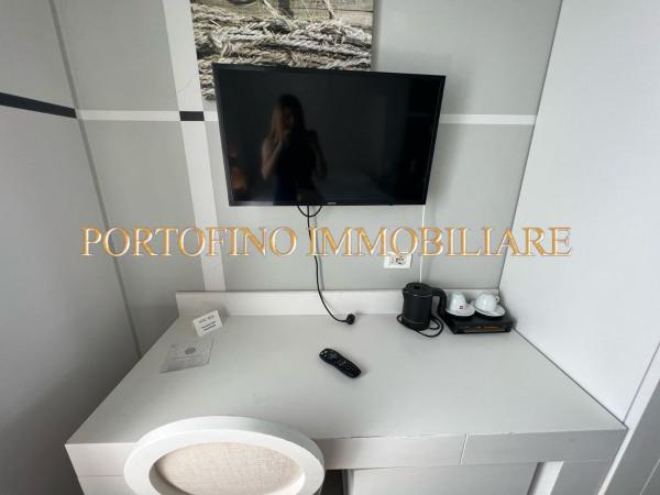 PORTOFINO SUITE VISTA MARE CON SPIAGGIA PRIVATA : photo 6 de la chambre chambre double avec salle de bains privative