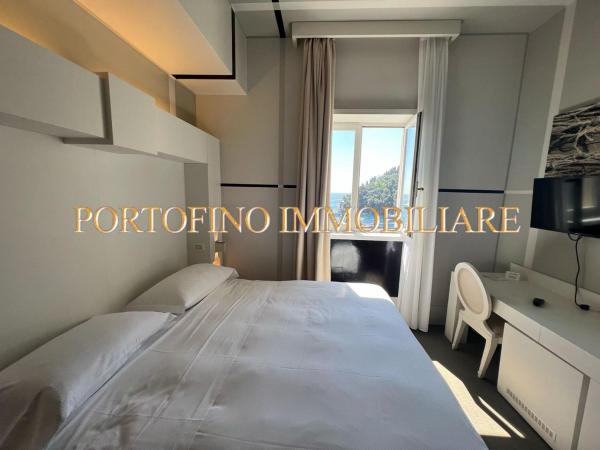 PORTOFINO SUITE VISTA MARE CON SPIAGGIA PRIVATA : photo 10 de la chambre chambre double avec salle de bains privative