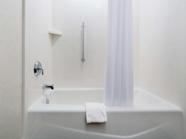 Hampton Inn & Suites Dallas Downtown : photo 3 de la chambre king room with tub - mobility/hearing accessible/non-smoking