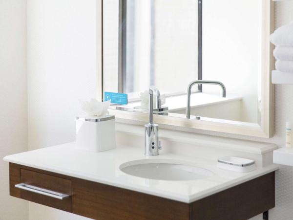 Hampton Inn & Suites Dallas Downtown : photo 7 de la chambre studio lit king-size