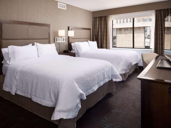 Hampton Inn & Suites Dallas Downtown : photo 5 de la chambre chambre avec 2 lits queen-size - non-fumeurs
