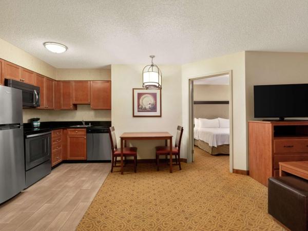 Homewood Suites by Hilton Dallas-Park Central Area : photo 3 de la chambre suite 2 chambres avec 2 lits king-size