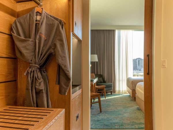 Canopy By Hilton Dallas Uptown : photo 4 de la chambre queen corner room with city view