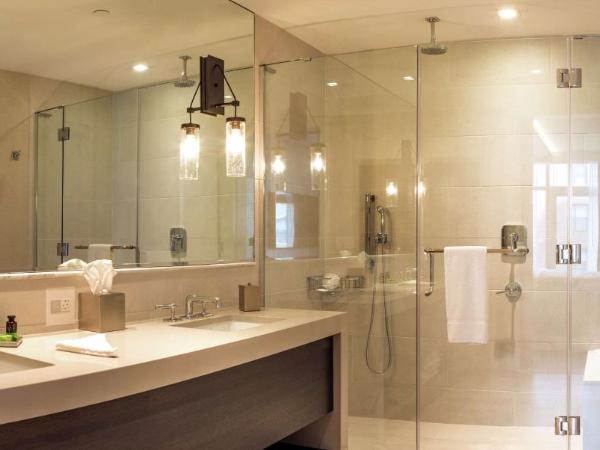 Canopy By Hilton Dallas Uptown : photo 1 de la chambre chambre lit king-size