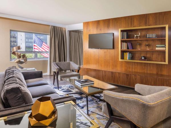 The Statler Dallas, Curio Collection By Hilton : photo 9 de la chambre suite lit king-size présidentielle 1 chambre