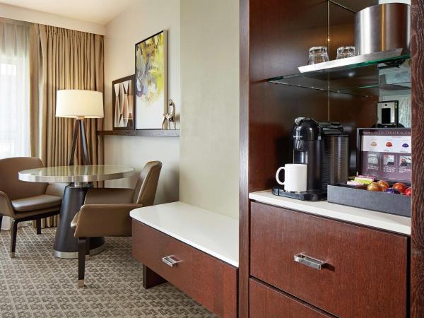 The Statler Dallas, Curio Collection By Hilton : photo 6 de la chambre king room with living area