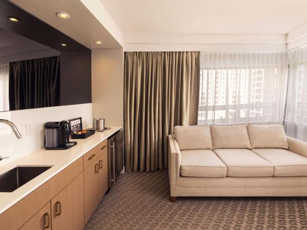 The Statler Dallas, Curio Collection By Hilton : photo 8 de la chambre king room with living area