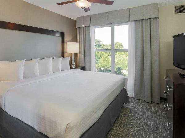 Homewood Suites by Hilton Southwind - Hacks Cross : photo 2 de la chambre suite 1 chambre lit king-size - non-fumeurs