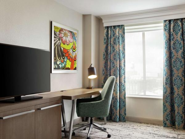 Hilton Garden Inn New Orleans Convention Center : photo 1 de la chambre queen room with two queen beds - mobility and hearing access