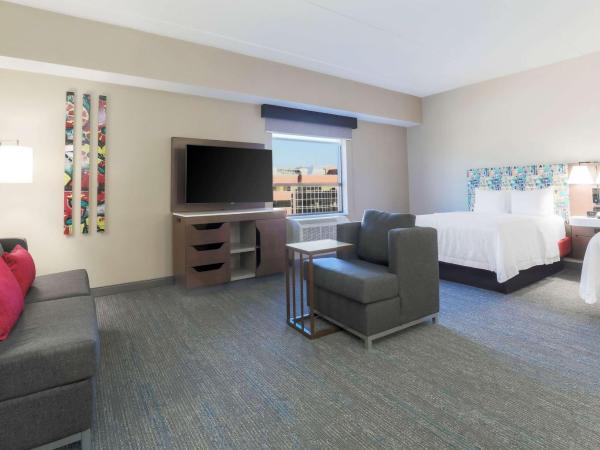 Hampton Inn & Suites Pittsburgh Downtown : photo 3 de la chambre suite studio avec 2 lits queen-size et canapé-lit - non-fumeurs