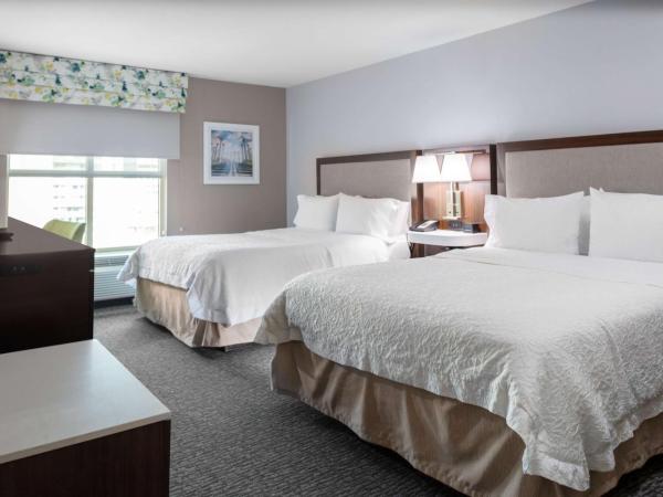 Hampton Inn & Suites Arlington Crystal City DCA : photo 3 de la chambre chambre avec 2 grands lits queen-size
