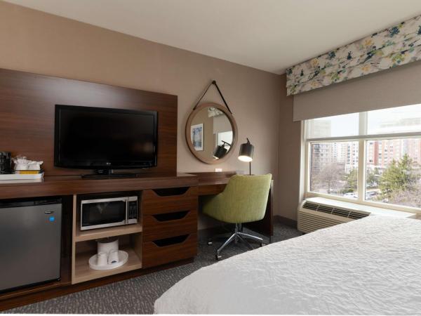Hampton Inn & Suites Arlington Crystal City DCA : photo 4 de la chambre chambre avec 2 grands lits queen-size