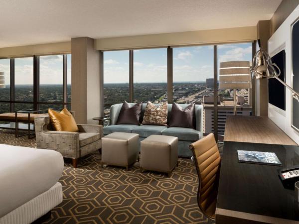 DoubleTree by Hilton Hotel Dallas Campbell Centre : photo 3 de la chambre suite junior lit king-size - non-fumeurs