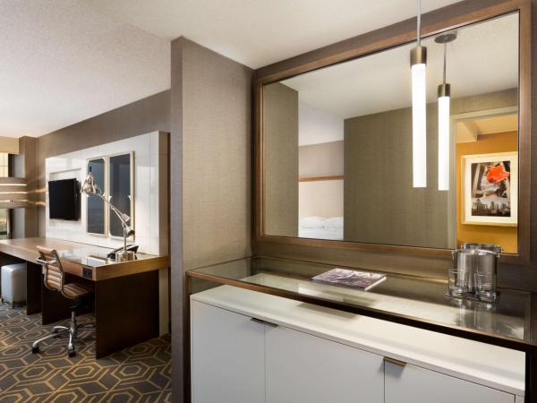 DoubleTree by Hilton Hotel Dallas Campbell Centre : photo 3 de la chambre chambre lit king-size - non-fumeurs