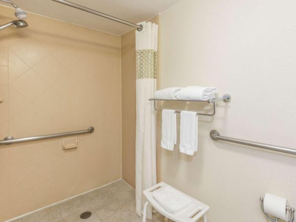 Hampton by Hilton Queretaro Tecnologico : photo 4 de la chambre chambre lit king-size pour personnes à mobilité réduite - non-fumeurs