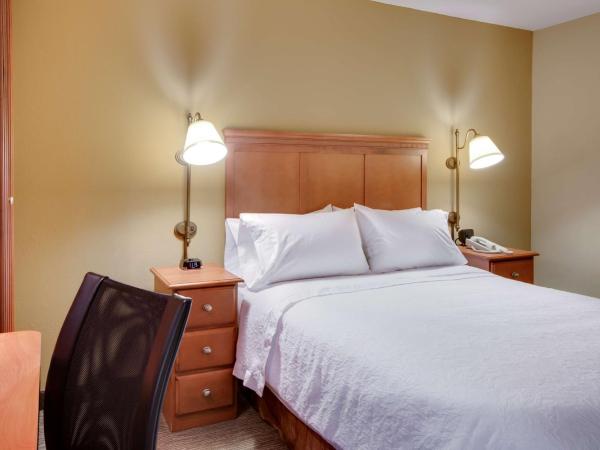 Hampton Inn Pittsburgh Greentree : photo 3 de la chambre chambre lit queen-size avec baignoire - accessible aux personnes à mobilité réduite/non-fumeurs 