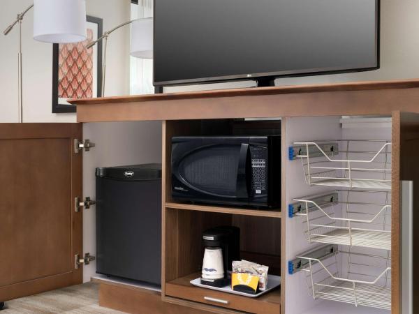 Hampton Inn & Suites San Antonio Lackland AFB SeaWorld : photo 2 de la chambre chambre lit king-size