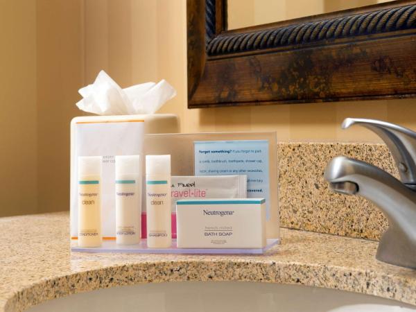 Hampton Inn and Suites San Antonio Airport : photo 3 de la chambre chambre lit king-size - non-fumeurs