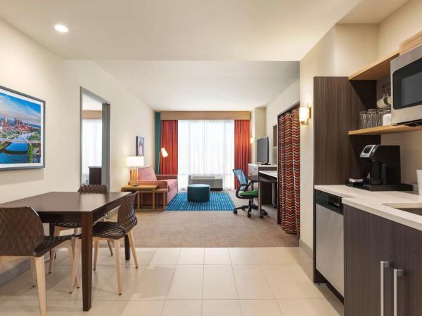Home2 Suites By Hilton Nashville West End Avenue : photo 2 de la chambre suite studio d'angle avec 2 lits queen-size