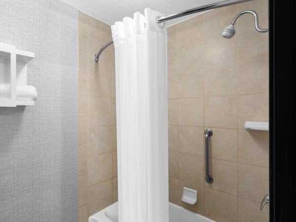 Hampton Inn Phoenix - Biltmore : photo 4 de la chambre chambre 2 lits queen-size - non-fumeurs