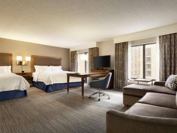 Hampton Inn & Suites Nashville-Downtown : photo 1 de la chambre studio avec 2 lits king-size et canapé-lit - non-fumeurs