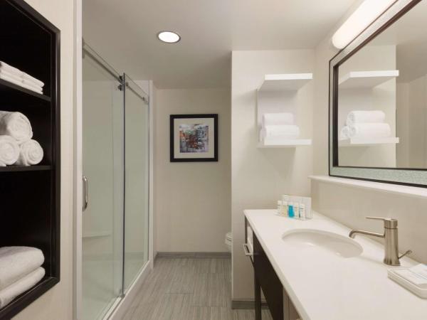 Hampton Inn & Suites Nashville-Downtown : photo 3 de la chambre chambre lit king-size