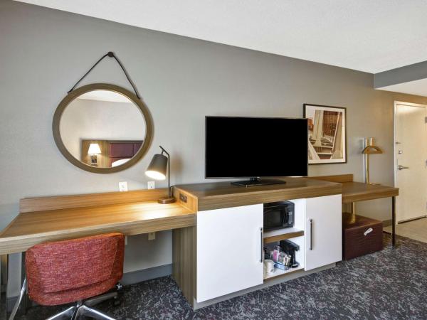 Hampton Inn & Suites Columbus-Easton Area : photo 5 de la chambre chambre lit king-size - non-fumeurs