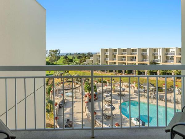 Hilton La Jolla Torrey Pines : photo 4 de la chambre chambre lit king-size - vue sur piscine