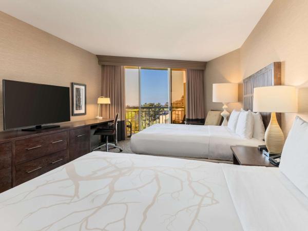 Hilton La Jolla Torrey Pines : photo 5 de la chambre queen room with two queen beds and coastal golf view
