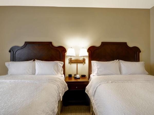 Hampton Inn & Suites Savannah Historic District : photo 1 de la chambre chambre 2 lits queen-size - non-fumeurs