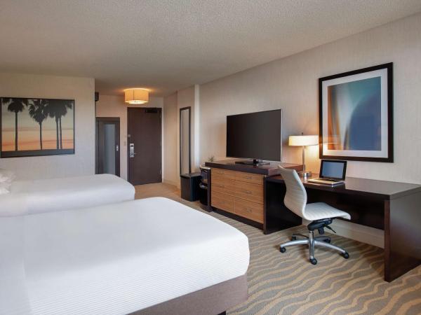 DoubleTree by Hilton San Diego-Mission Valley : photo 3 de la chambre chambre deluxe avec 2 lits queen-size