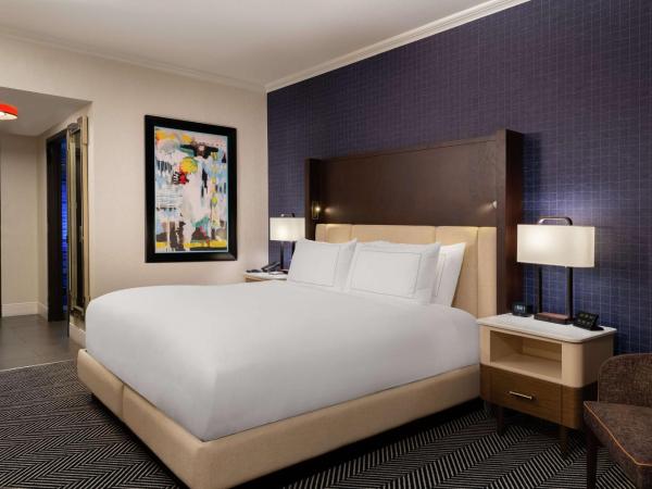 Hilton Austin : photo 1 de la chambre chambre lit king-size