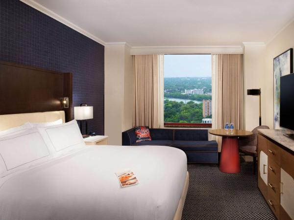 Hilton Austin : photo 3 de la chambre chambre lit king-size