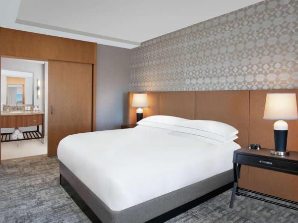 Hilton San Diego Bayfront : photo 6 de la chambre suite lit king-size exécutive