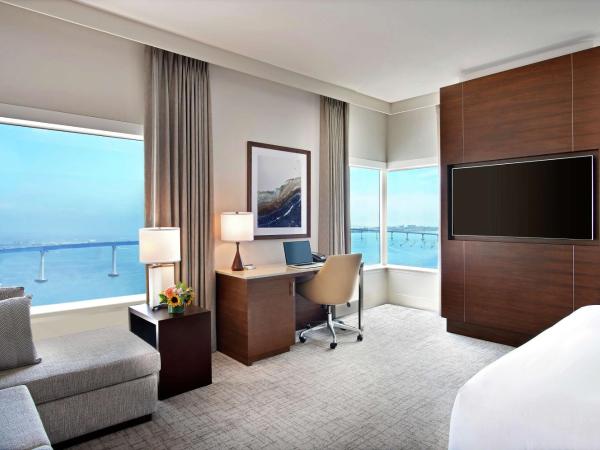Hilton San Diego Bayfront : photo 5 de la chambre chambre d'angle premium lit king-size 