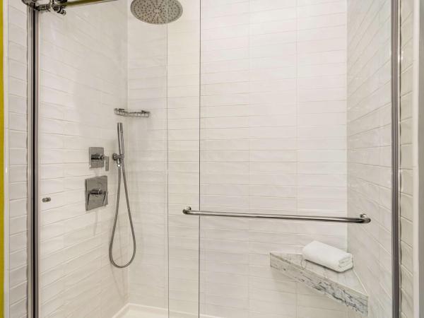 Hilton Motif Seattle : photo 3 de la chambre chambre lit king-size