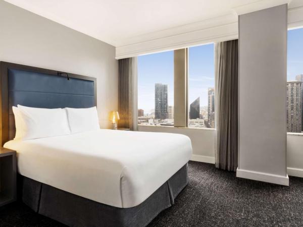 Hilton Motif Seattle : photo 2 de la chambre chambre king avec vue sur les toits de la ville