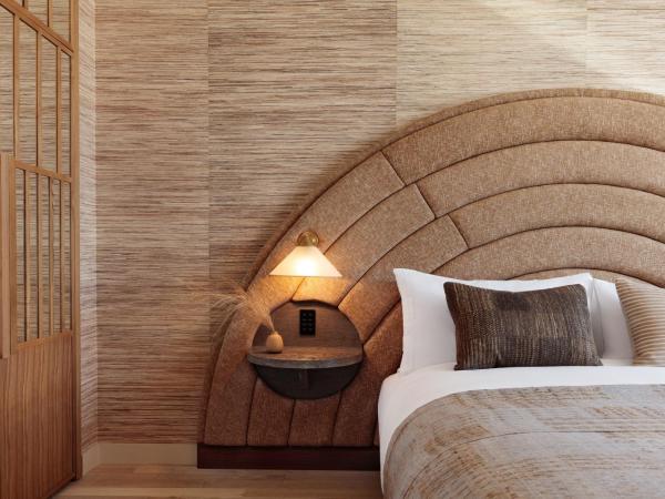 Santa Monica Proper Hotel, a Member of Design Hotels : photo 5 de la chambre chambre double premier avec 2 lits queen-size