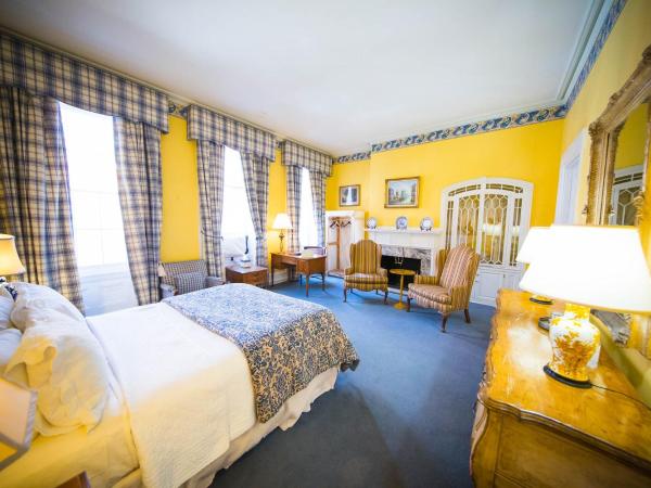 La Reserve Bed and Breakfast : photo 1 de la chambre chambre lit queen-size avec salle de bains commune n° 2