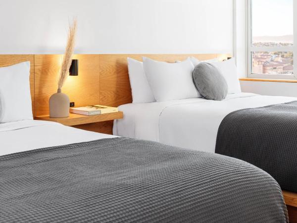 Hotel June West LA, a Member of Design Hotels : photo 10 de la chambre grande chambre double avec 2 lits queen-size - vue sur ville