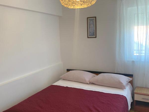 Apartments and rooms by the sea Brodarica, Sibenik - 21536 : photo 4 de la chambre appartement 2 chambres avec terrasse et vue sur la mer