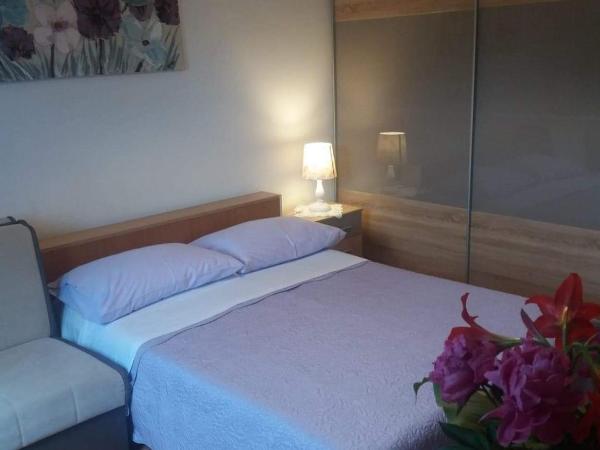 Apartments and rooms by the sea Brodarica, Sibenik - 21536 : photo 2 de la chambre chambre triple