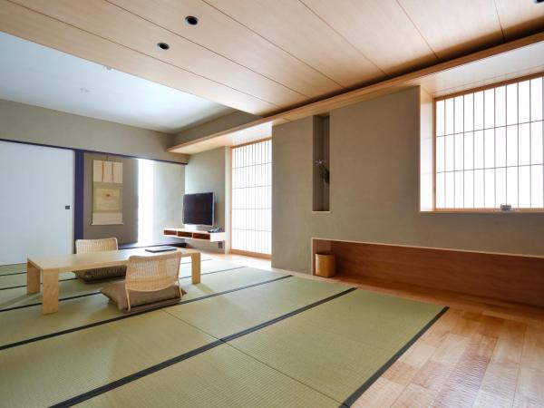 Kaminarimon Ryokan : photo 1 de la chambre suite avec terrasse