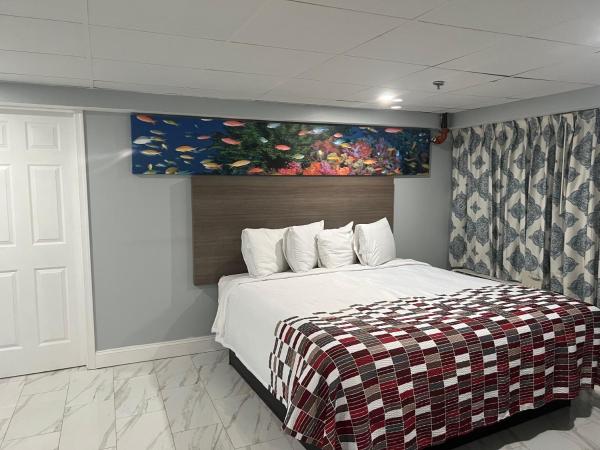 Red Roof PLUS & Suites Virginia Beach - Seaside : photo 4 de la chambre chambre lit king-size supérieure avec cuisine - non-fumeurs