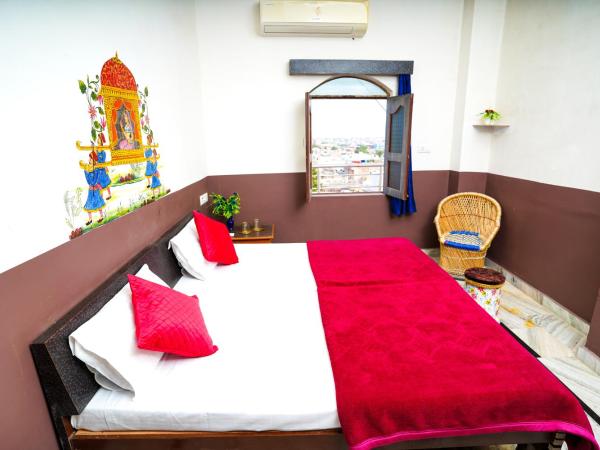 Inda Heritage Guest House : photo 5 de la chambre chambre lit king-size - vue sur montagne