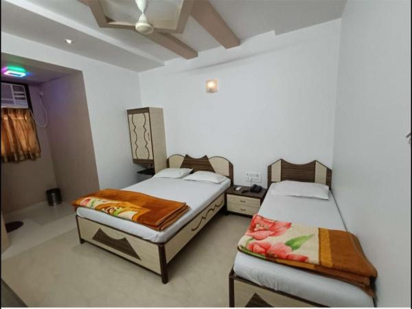 Hotel Broadway Colaba : photo 4 de la chambre chambre triple standard