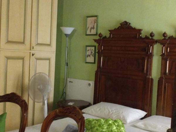 B&B Amarantha Gothica Genoa : photo 6 de la chambre chambre quadruple