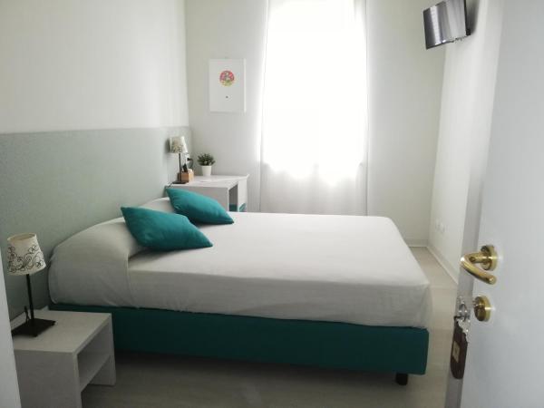 Oasi Di Cavoretto : photo 1 de la chambre petite chambre double