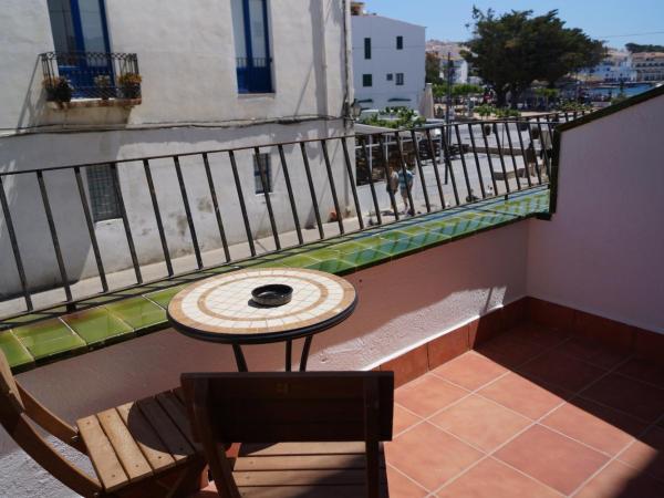 Hostal Marina Cadaqués : photo 9 de la chambre chambre double avec terrasse