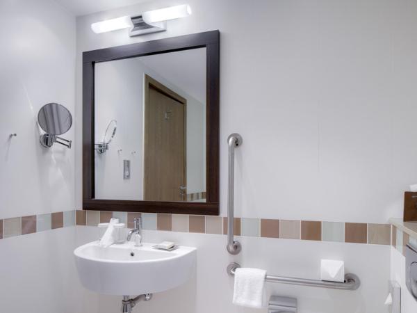 Hilton Dublin Kilmainham : photo 2 de la chambre chambre lits jumeaux pour personnes à mobilité réduite